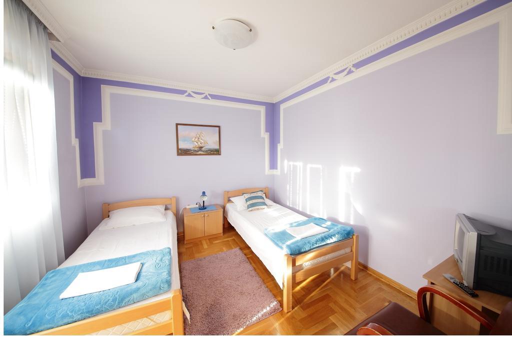 Guest House Pansion 10 Cetinje Zimmer foto