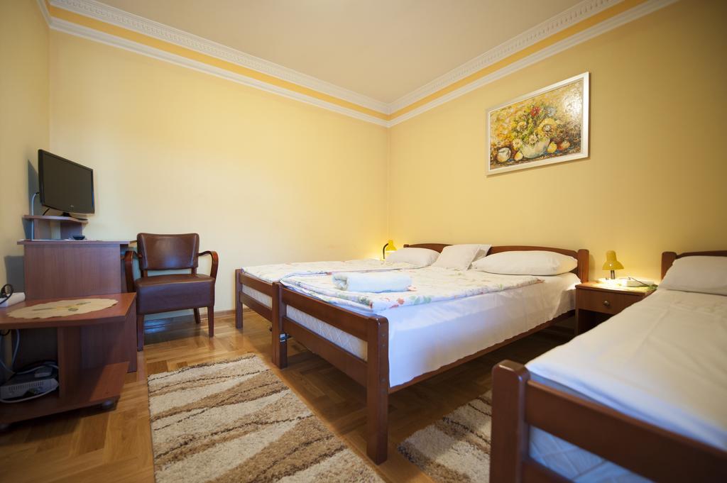 Guest House Pansion 10 Cetinje Zimmer foto