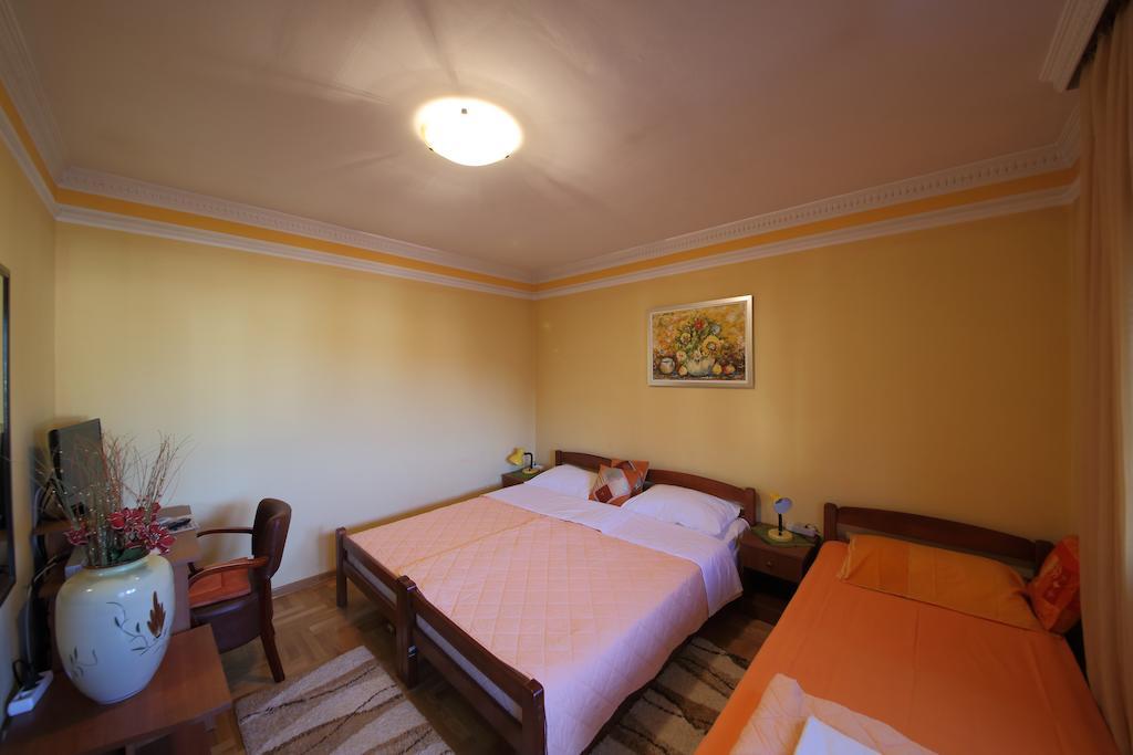Guest House Pansion 10 Cetinje Zimmer foto
