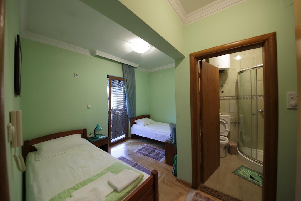 Guest House Pansion 10 Cetinje Zimmer foto
